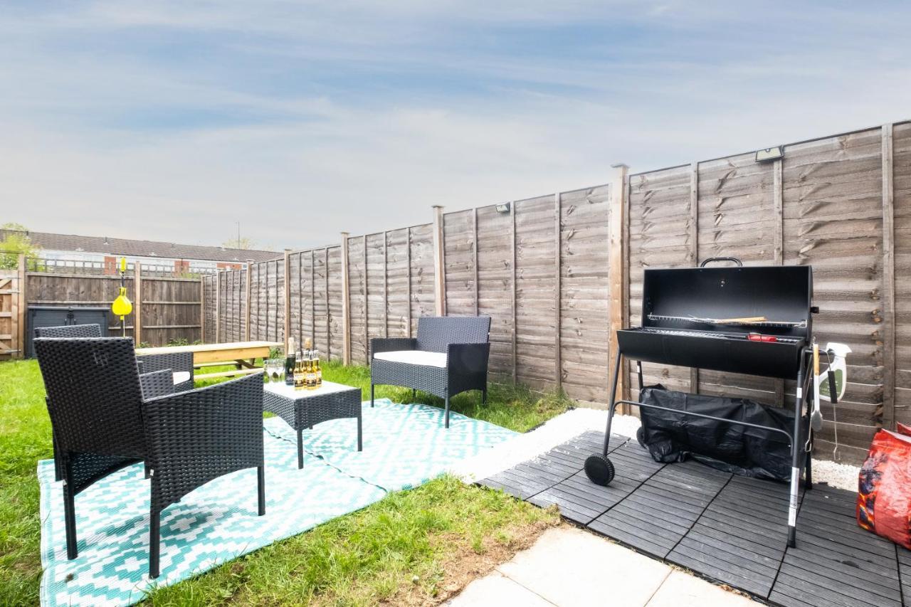 Luxury 2 Bed House City Centre ✘ Bbq & Garden ☆ Family Friendly→ Swingball & Outdoor Furniture - Free Parking → With 50 Inch Smart Tv, Free Netflix & Wifi ✘ Comfy Seating Area - By Maevela Birmingham Exterior foto